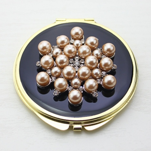 Elegant pearl compact mirror