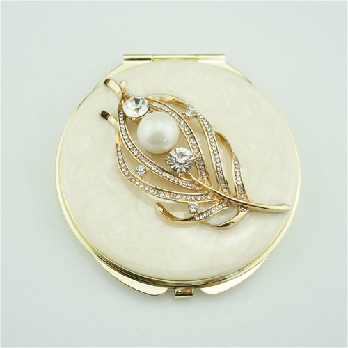 Pearl feather design metal compact mirror