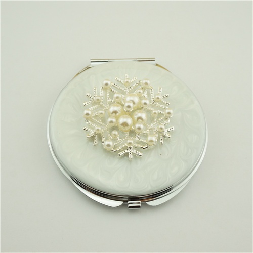 Snowflake pearl makeup mirror/bridesmaid compact mirror