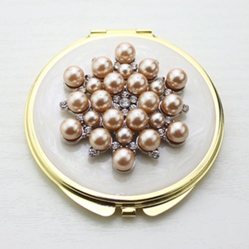 Elegant pearl compact mirror
