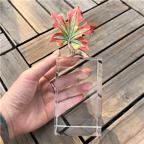 Crystal Table Decoration with Maple Art