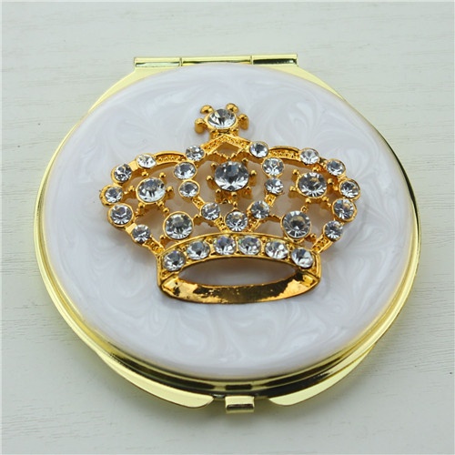 Diamonds crown compact mirror