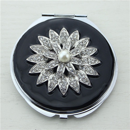 Makeup mirror with acrylic flower