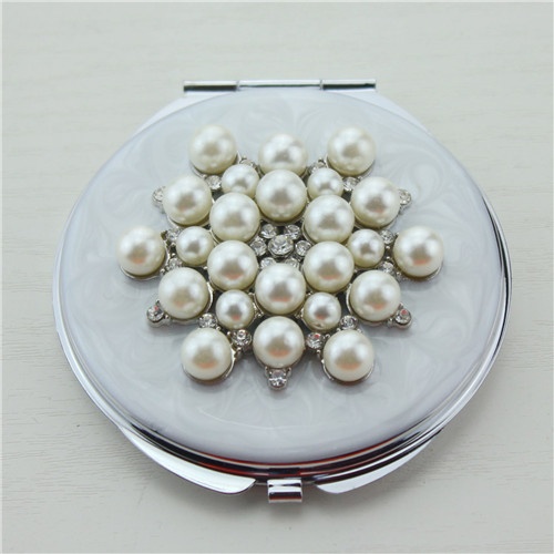 Luxury pearl compact mirror