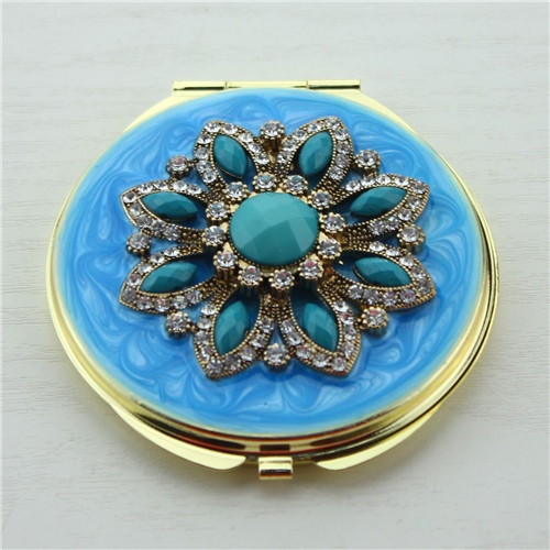 Compact mirror for mothers day gift ideas