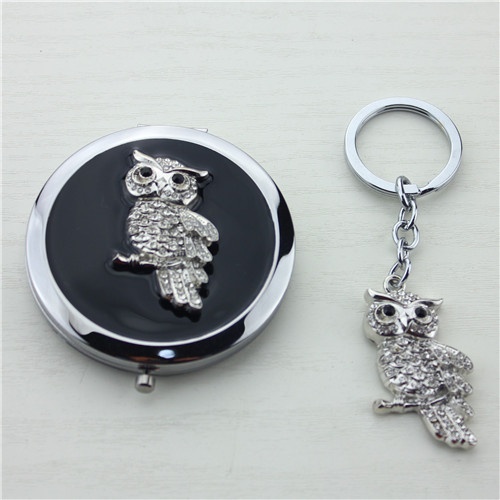 Jewelled owl compact mirror