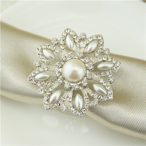 Metal Napkin Ring / Elegant Wedding Decoration Napkin Holder