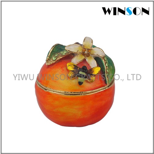 China Manufacturer of Garden Fruit Jewelry Box Enamel Ornament