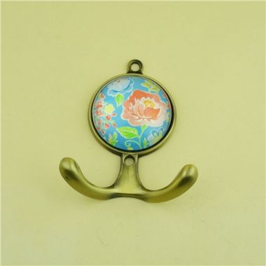 Glass Cloth Hanger / Home Decor Cloth Hanger