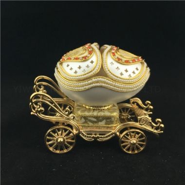 Music box romantic wedding carriage