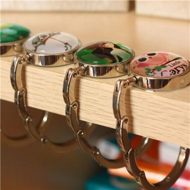 Fashionable bag hanger