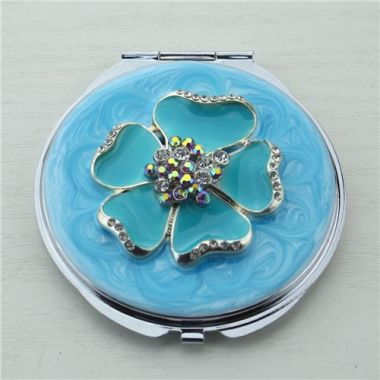 Compact mirror as gifts for mom