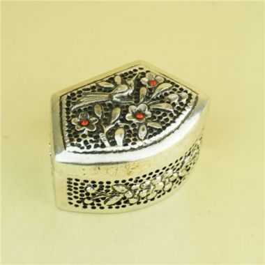 Metal trinket box / Anti-silver trinket box